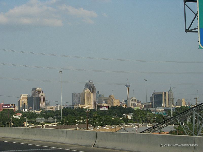 IMG_0588.JPG - San Antonio skyline
