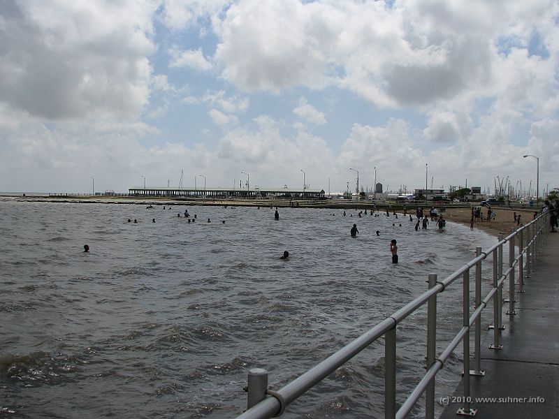 IMG_0742.JPG - So, people prefer daytime activities (and probably just fall asleep when the Night Club opens...)