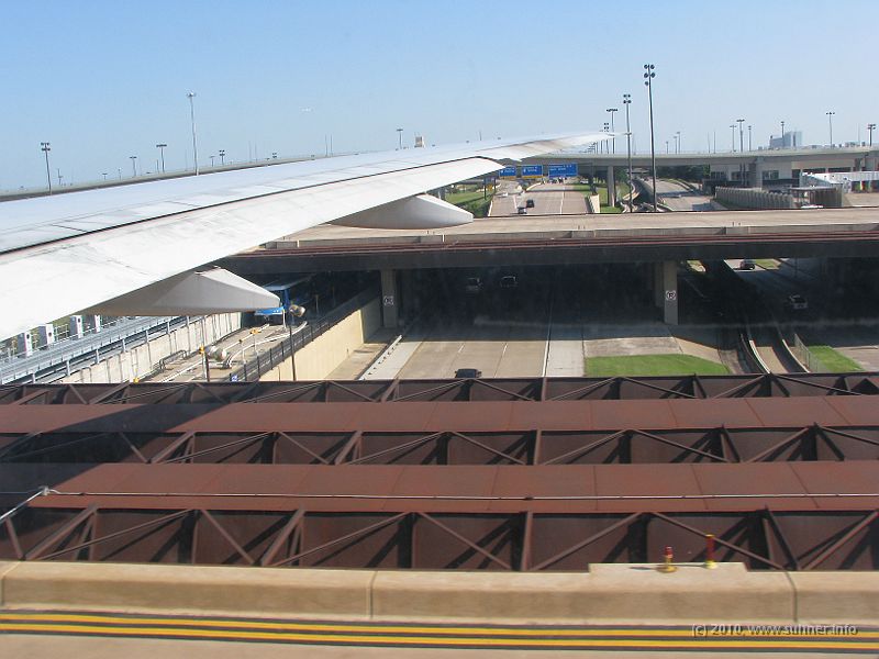 IMG_1281.JPG - Already in the plane, roads crossing underneath
