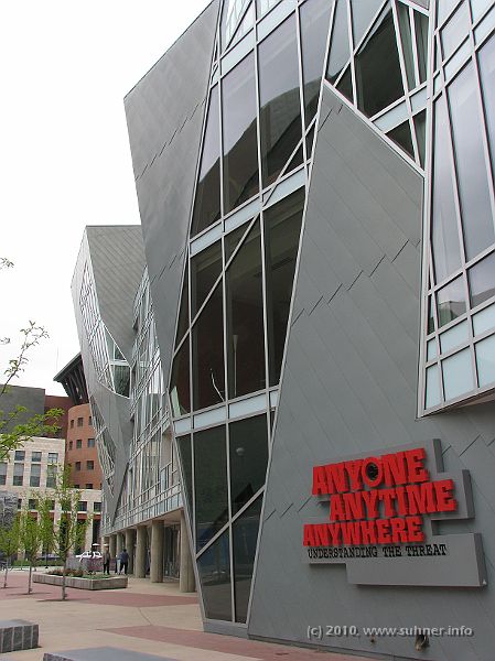 IMG_1038.jpg - ... I'm still impressed by the faces of these buildings