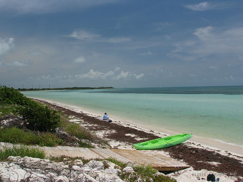 IMG_2933.JPG - ...down to Bahia Honda, where the water is clear and warm and it takes only an hour or so to enjoy your skin with a sunburn.