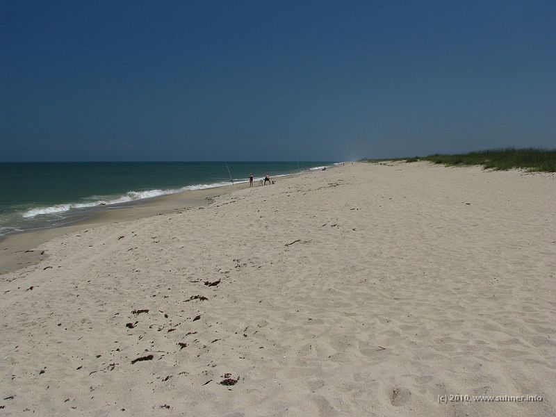 IMG_3046.JPG - ...but finally there: This is the place! Endless beaches, and next to nobody round here!