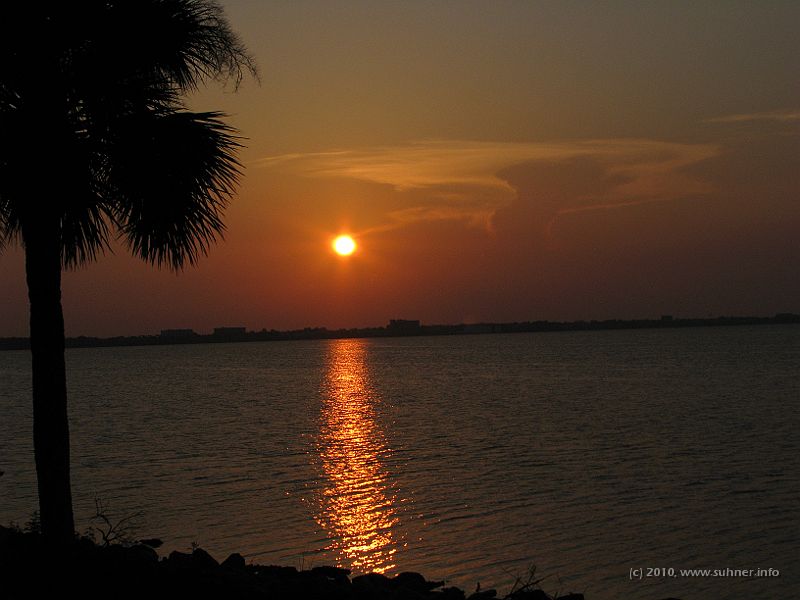 IMG_3068.JPG - Wowie sunsets...